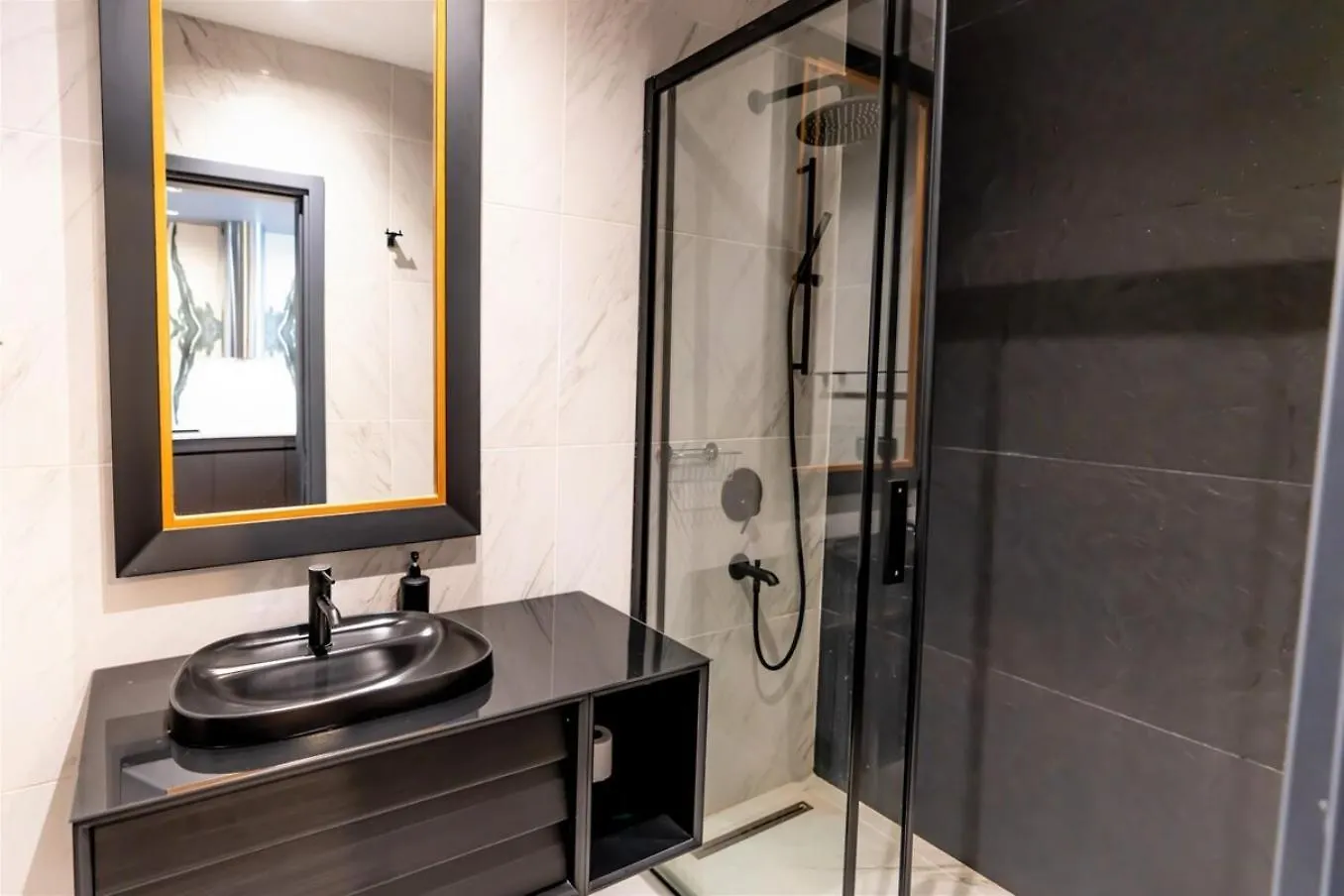 شقة Bright And Modern Apt With Stunning City View اسطنبول تركيا